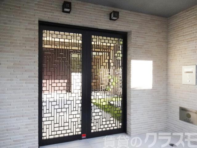 21/27 エントランス