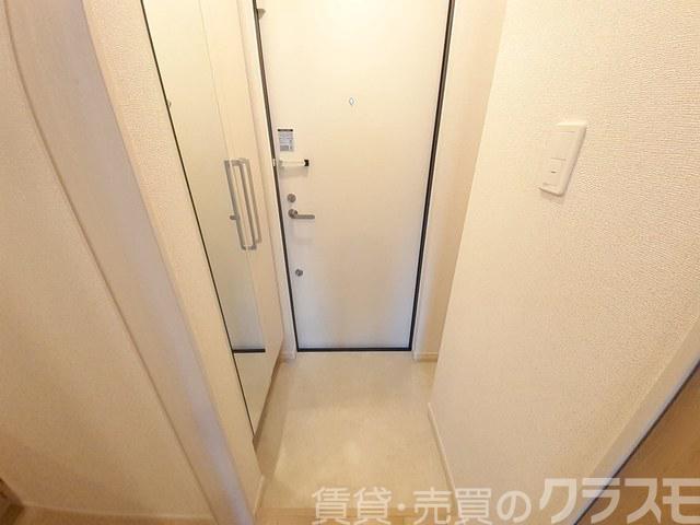 16/30 玄関