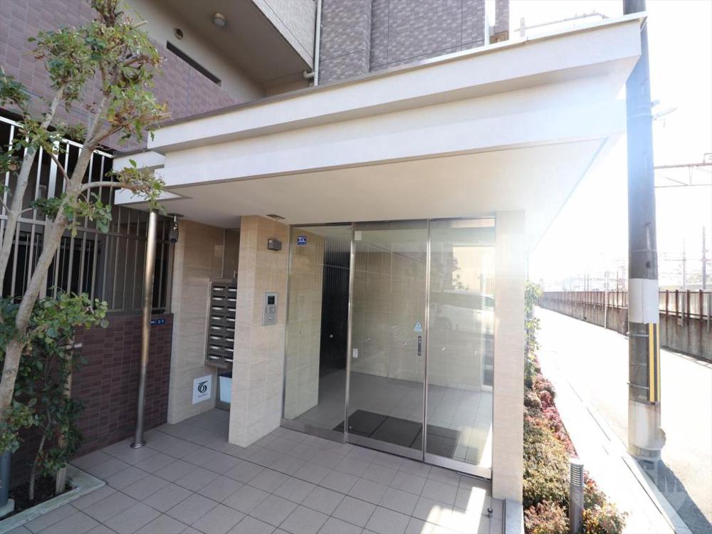 22/30 エントランス