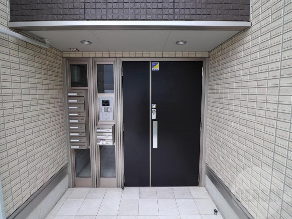 15/23 エントランス