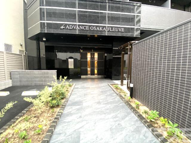 23/28 エントランス