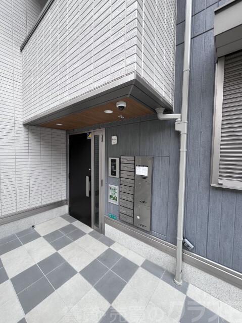 18/25 エントランス