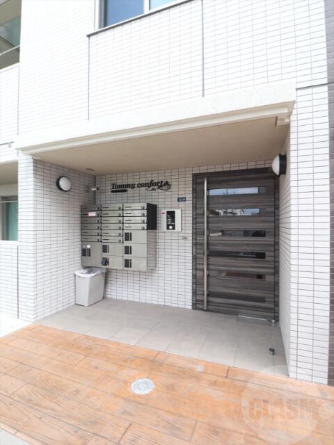 22/30 エントランス