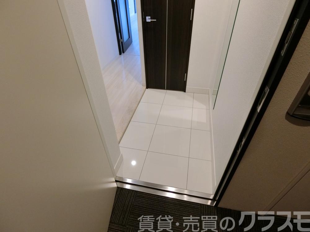 16/30 玄関