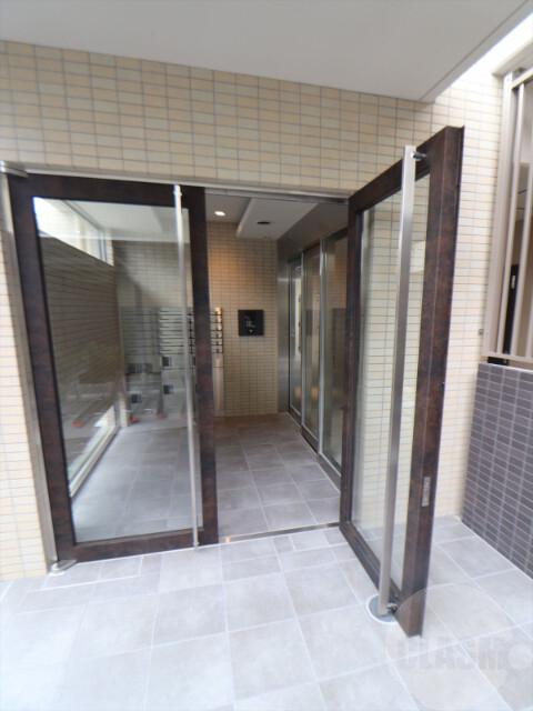 22/30 エントランス