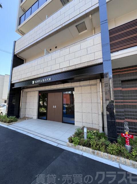 23/30 エントランス