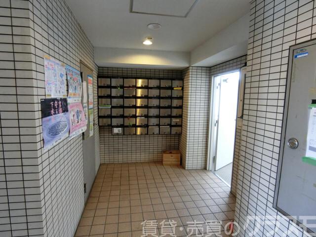 28/30 エントランス