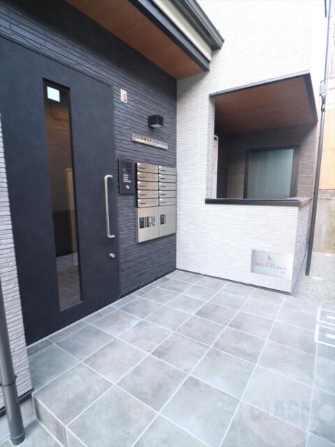 22/30 エントランス