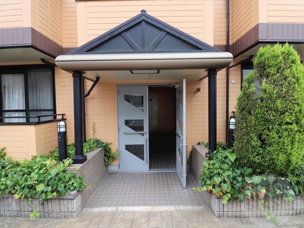 22/30 エントランス