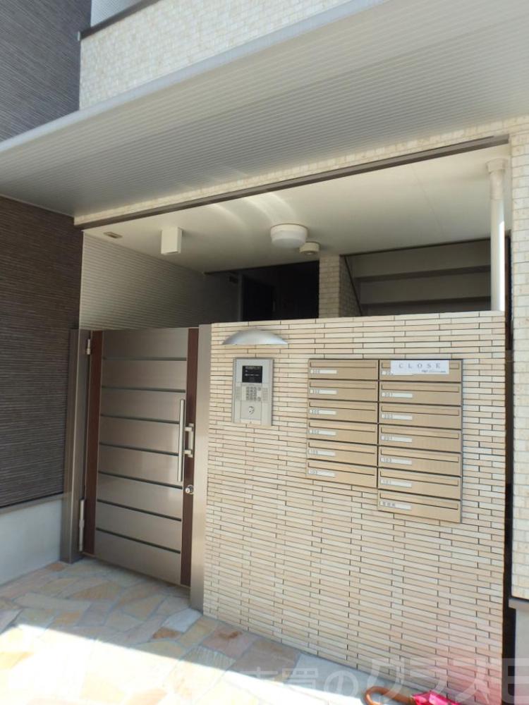 15/23 エントランス