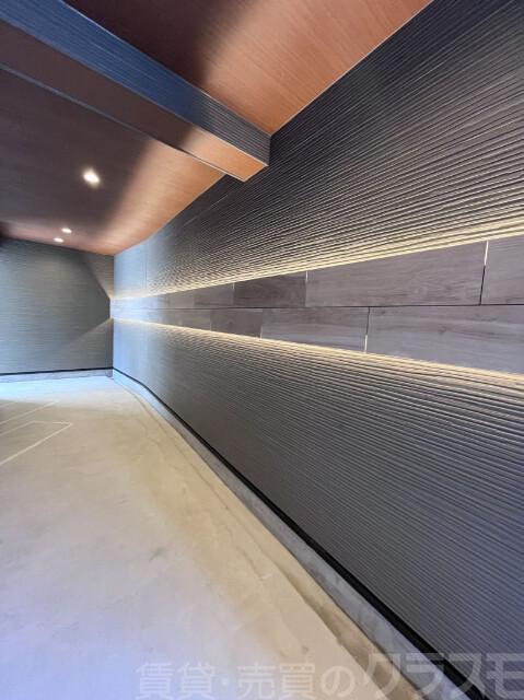 24/30 エントランス