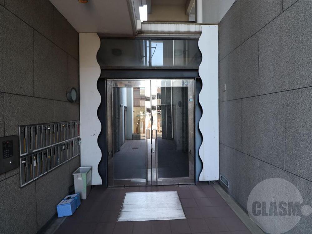 22/29 エントランス