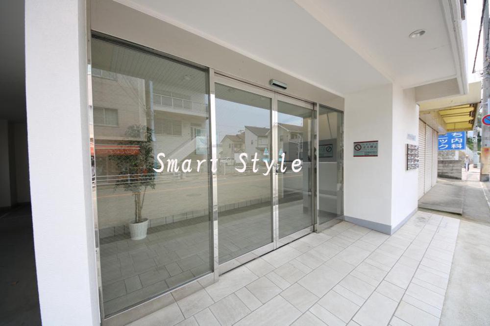 28/30 エントランス