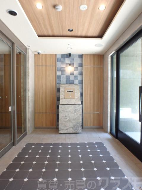 25/30 エントランス