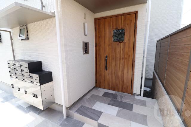 22/30 エントランス