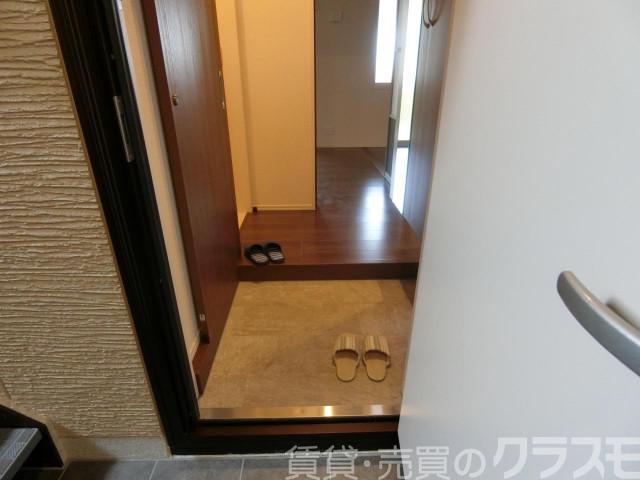 16/30 玄関