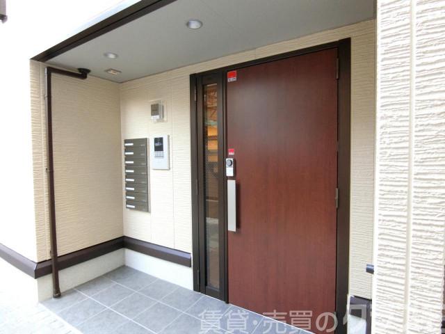 28/30 エントランス