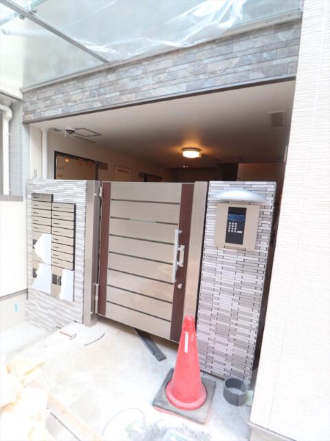 22/30 エントランス