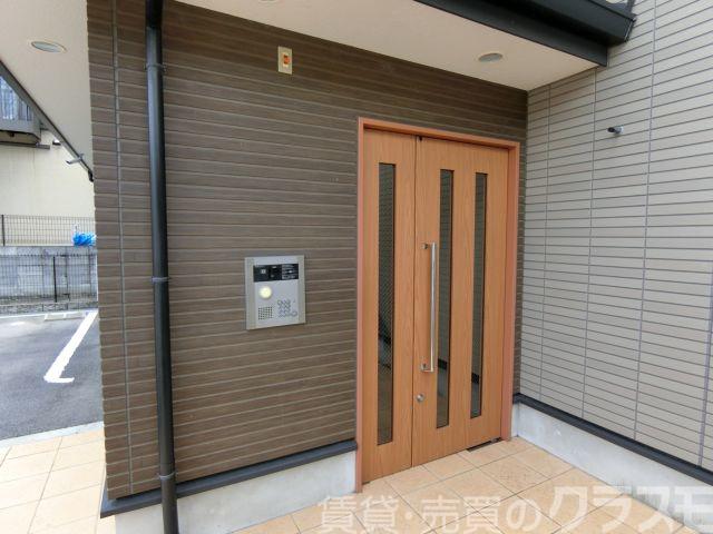 28/30 エントランス