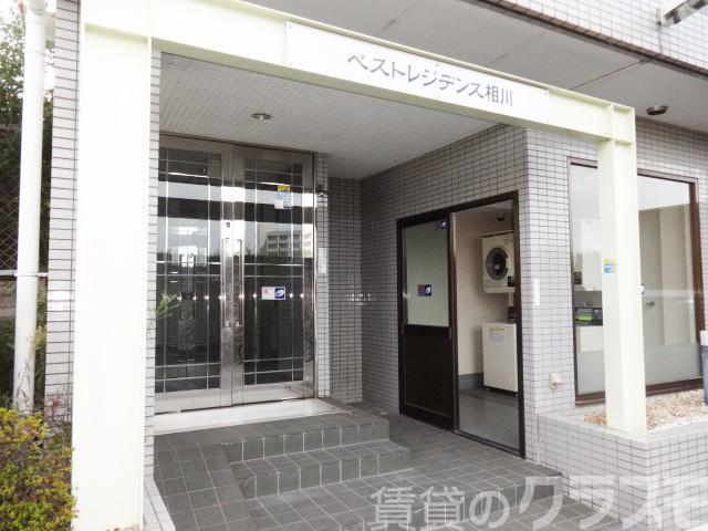 16/21 エントランス