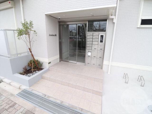 22/30 エントランス