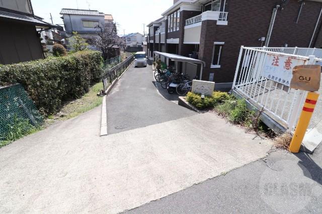 18/26 エントランス