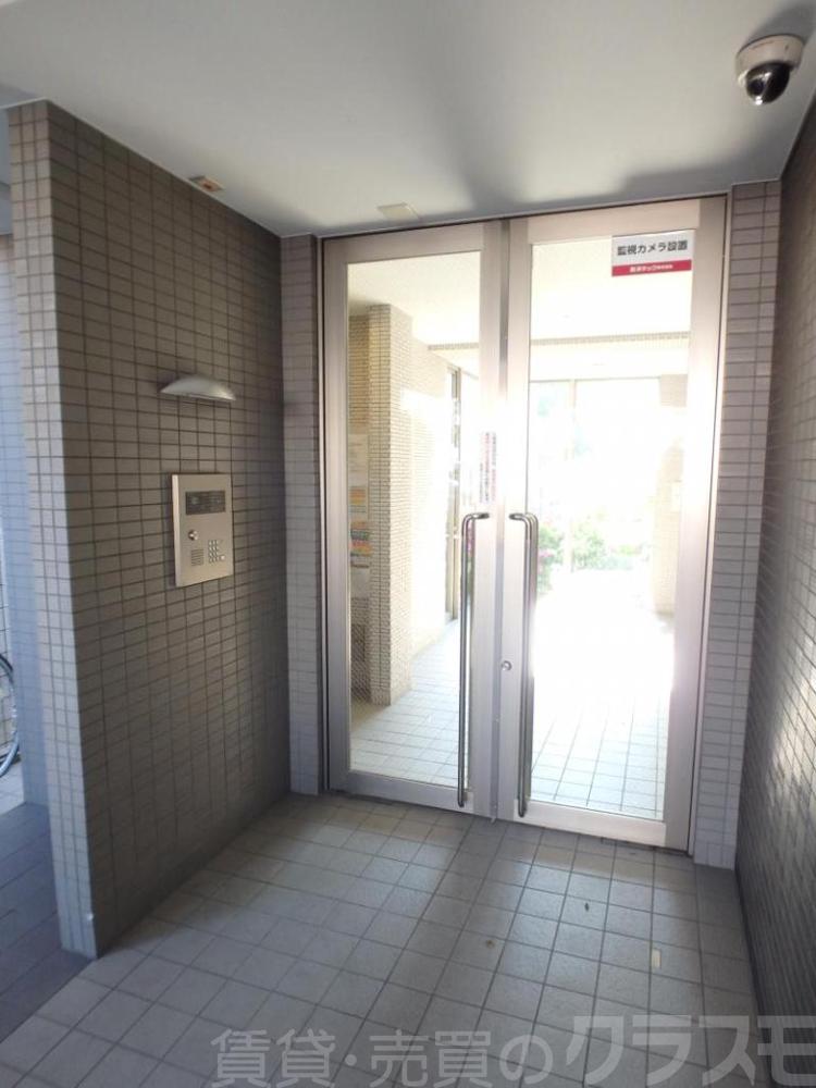 21/30 エントランス