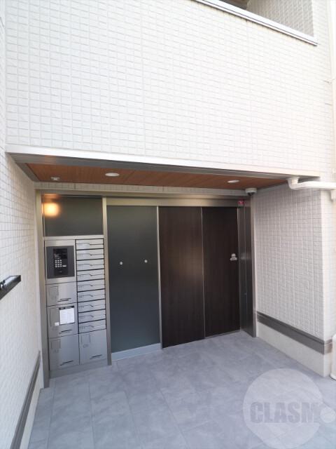 22/30 エントランス