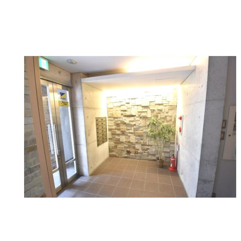 18/19 エントランス