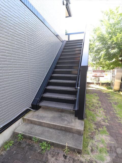 22/30 エントランス