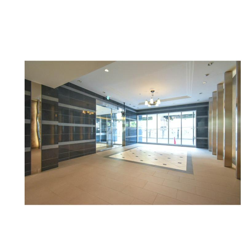 16/21 エントランス