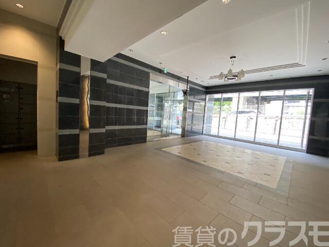 20/23 エントランス