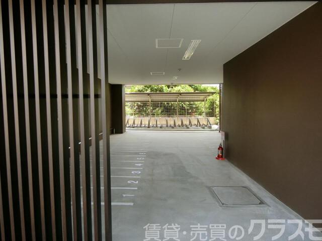 28/30 エントランス