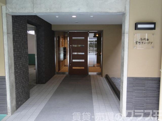 29/30 エントランス