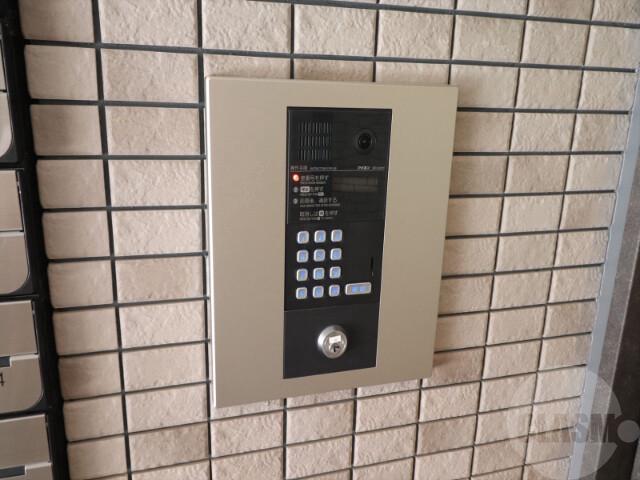 22/30 エントランス