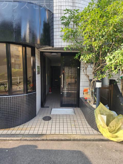 21/26 エントランス