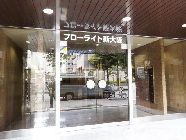 16/23 エントランス