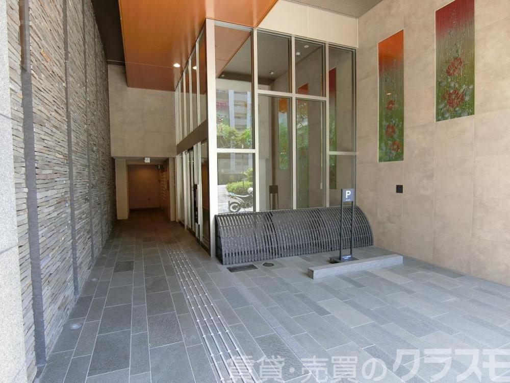 28/30 エントランス