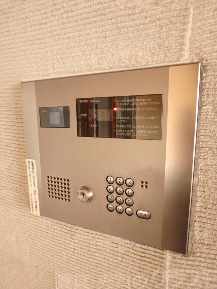 19/28 エントランス