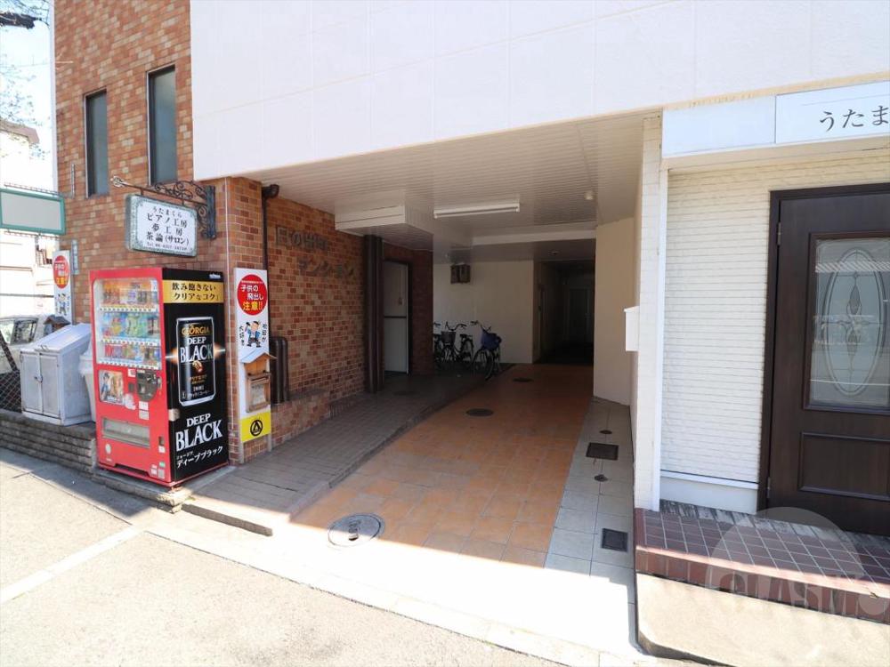 22/29 エントランス