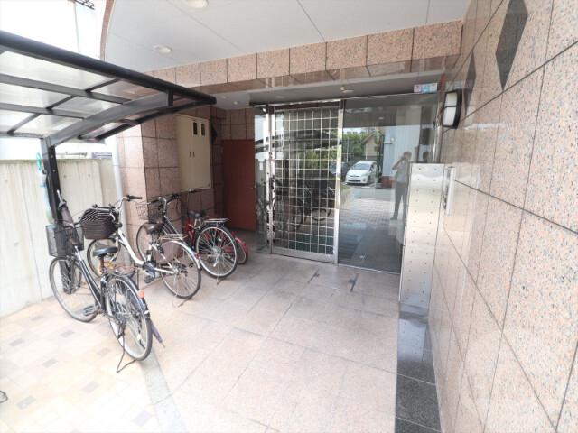 22/29 エントランス