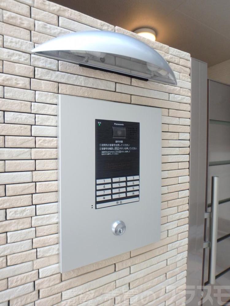 16/21 エントランス