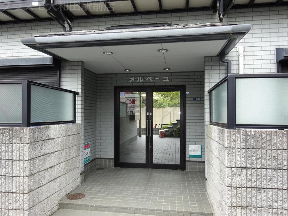 22/27 エントランス