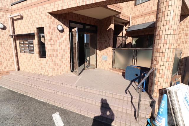 22/30 エントランス