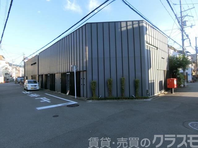 28/30 エントランス