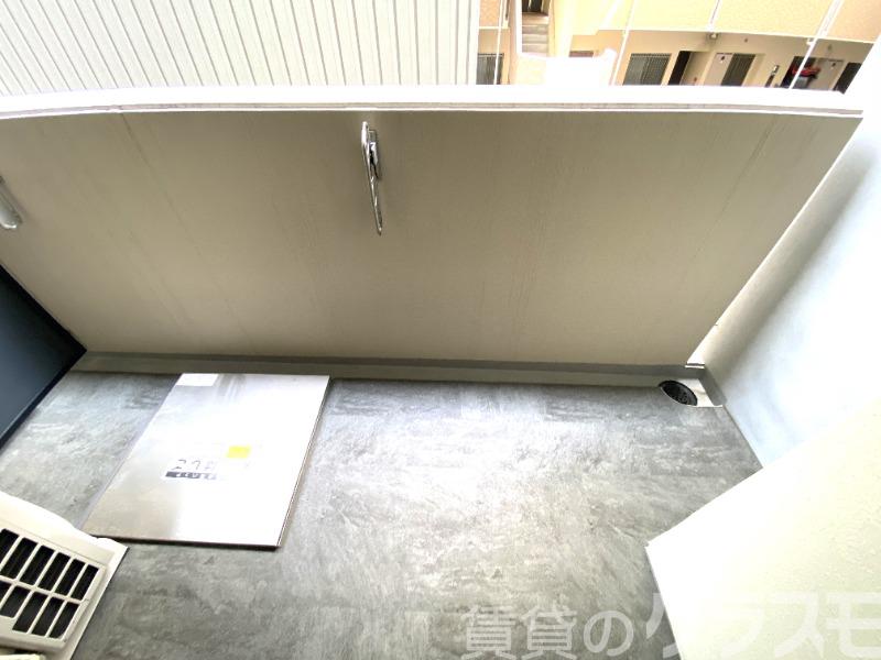 18/28 バルコニー