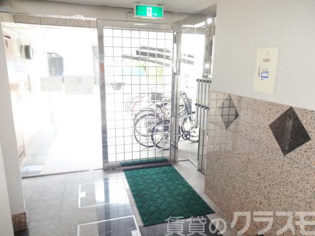 20/26 エントランス