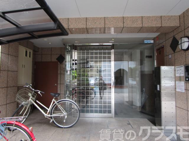 21/26 エントランス