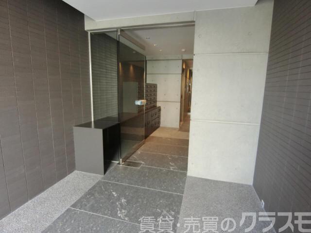 28/30 エントランス