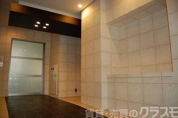 28/30 エントランス